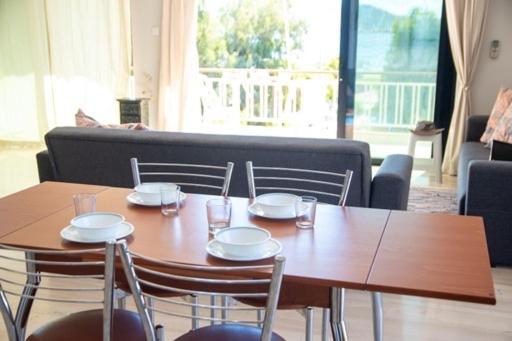 Lavish & Spacious Apt With Stunning Seaview, 10 Min Ath Airport Artemida  Eksteriør billede