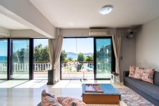 Lavish & Spacious Apt With Stunning Seaview, 10 Min Ath Airport Artemida  Eksteriør billede